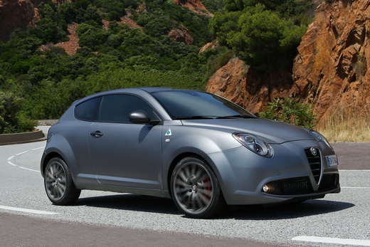 אלפא רומיאו מיטו תלתן ירוק אלפא רומיאו מיטו תלתן ירוק